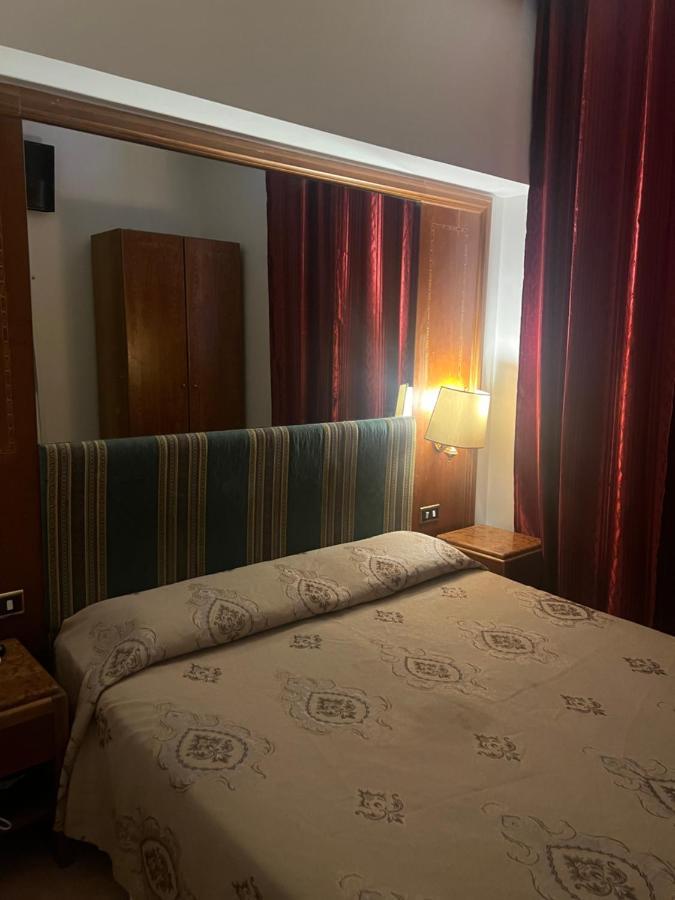Terminal Guest House 24 Rome Bagian luar foto